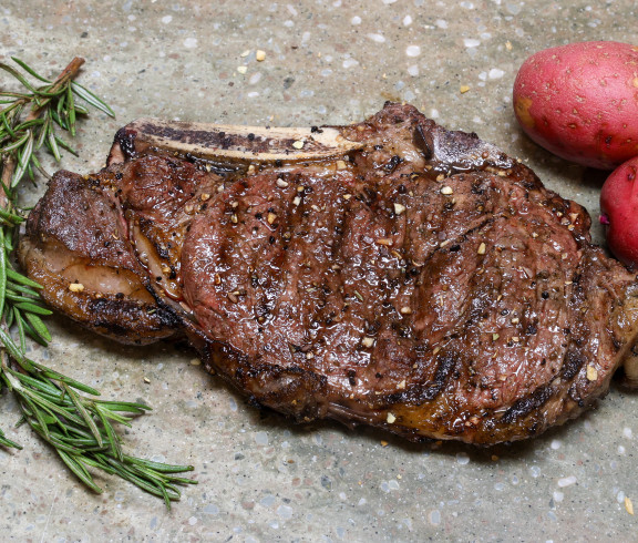 Sunflower Beef offers milder, creamier, more buttery grain-fed beef for high protein, vitamins and minerals and no growth hormones or steroids.